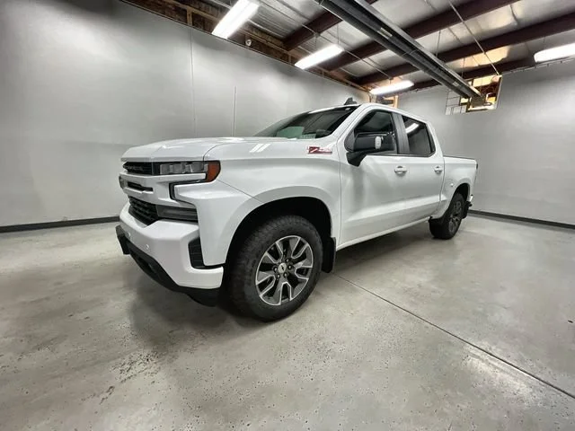 Certified Used 2020 SUMMIT WHITE Chevrolet RST image 1