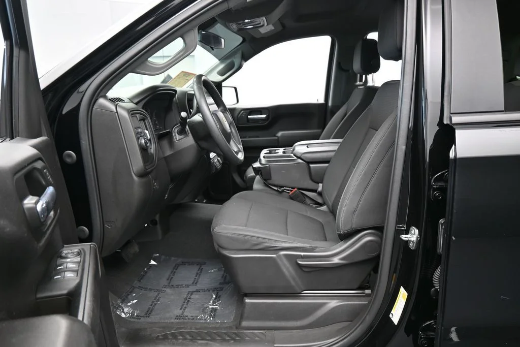 Used 2021 Black Chevrolet Custom image 11