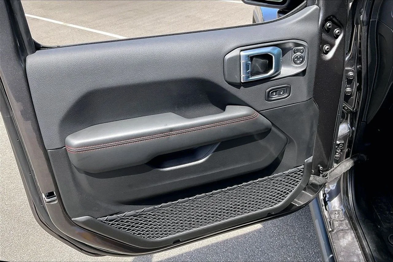New 2026 Granite Crystal Metallic Clearcoat Jeep Rubicon X image 26