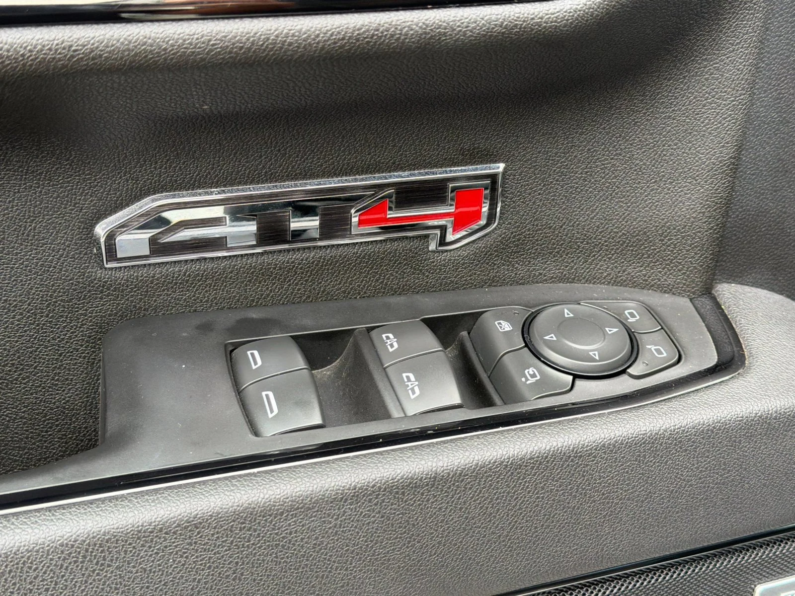 2025 GMC Sierra 1500 AT4 - Photo 11