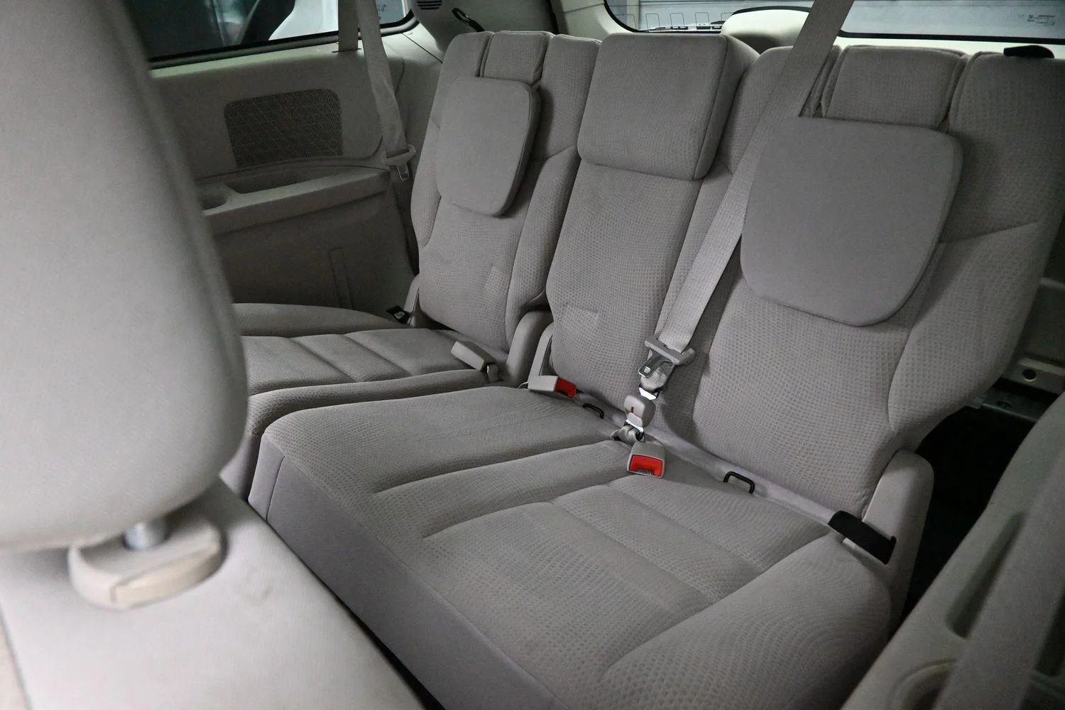 Used 2017 White Knuckle Clearcoat Dodge SE image 21