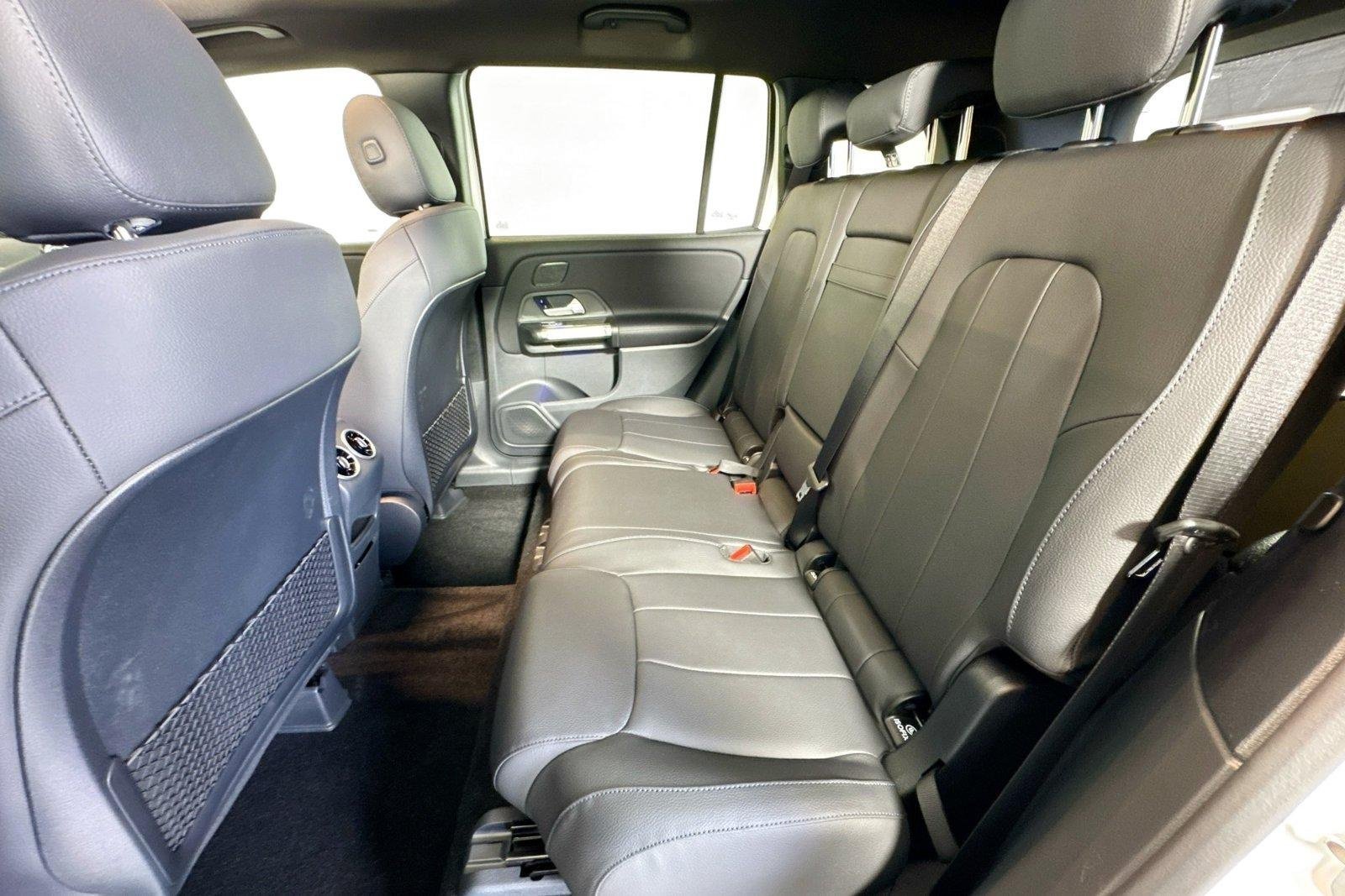 New 2026 Polar White Mercedes-Benz GLB 250 image 22