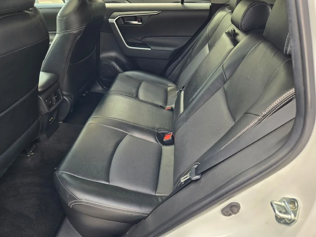 Used 2021 White Toyota XLE image 18