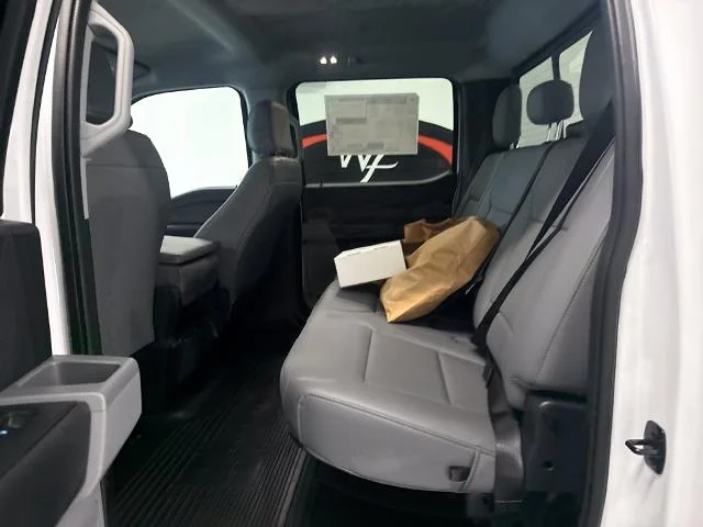 New 2027 Oxford White Ford F-350® XL image 33