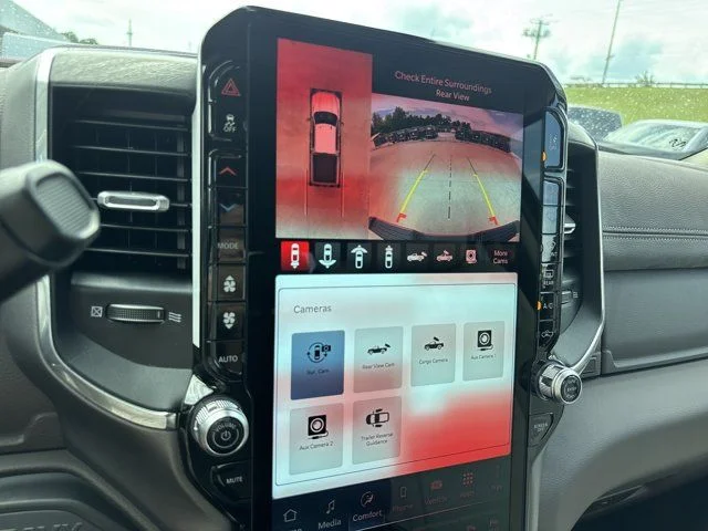 New 2026 Molten Red Pearl-Coat Exterior Paint RAM Laramie image 39