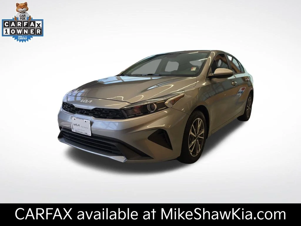 2022 Kia Forte LXS AT's photo