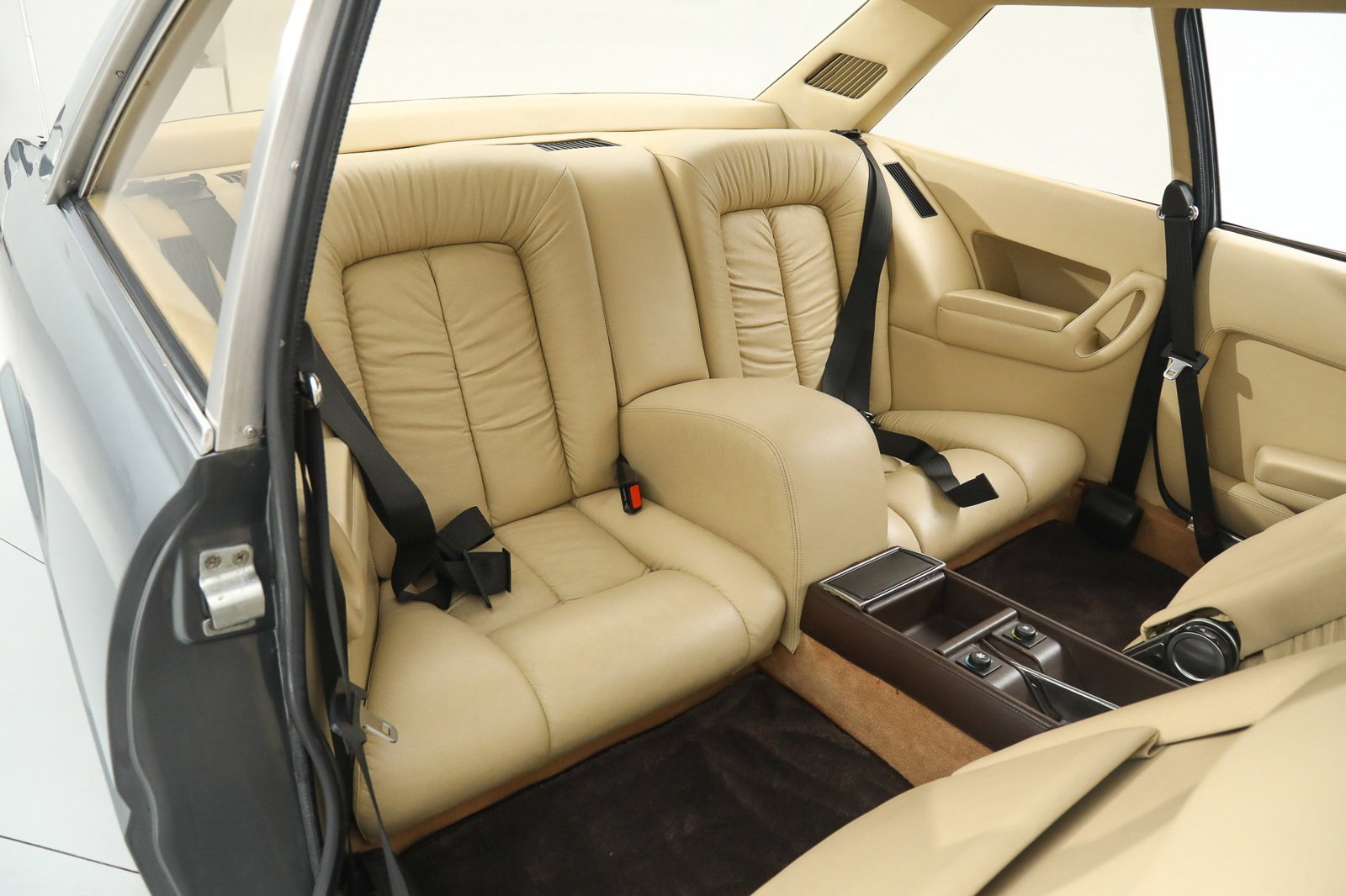 Used 1984 Silver Ferrari  image 23