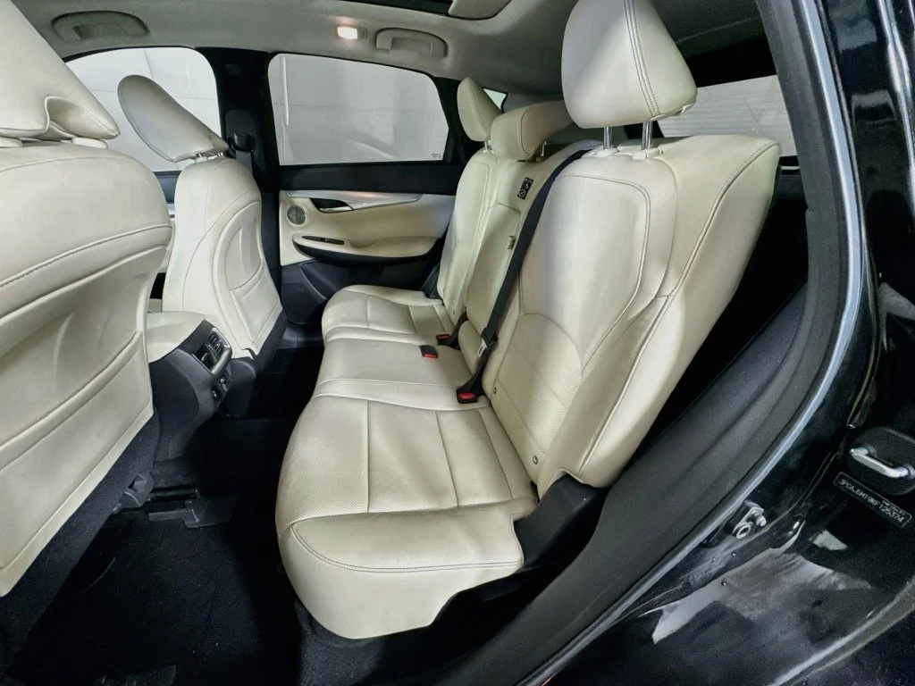 Used 2019 Black INFINITI ESSENTIAL image 31