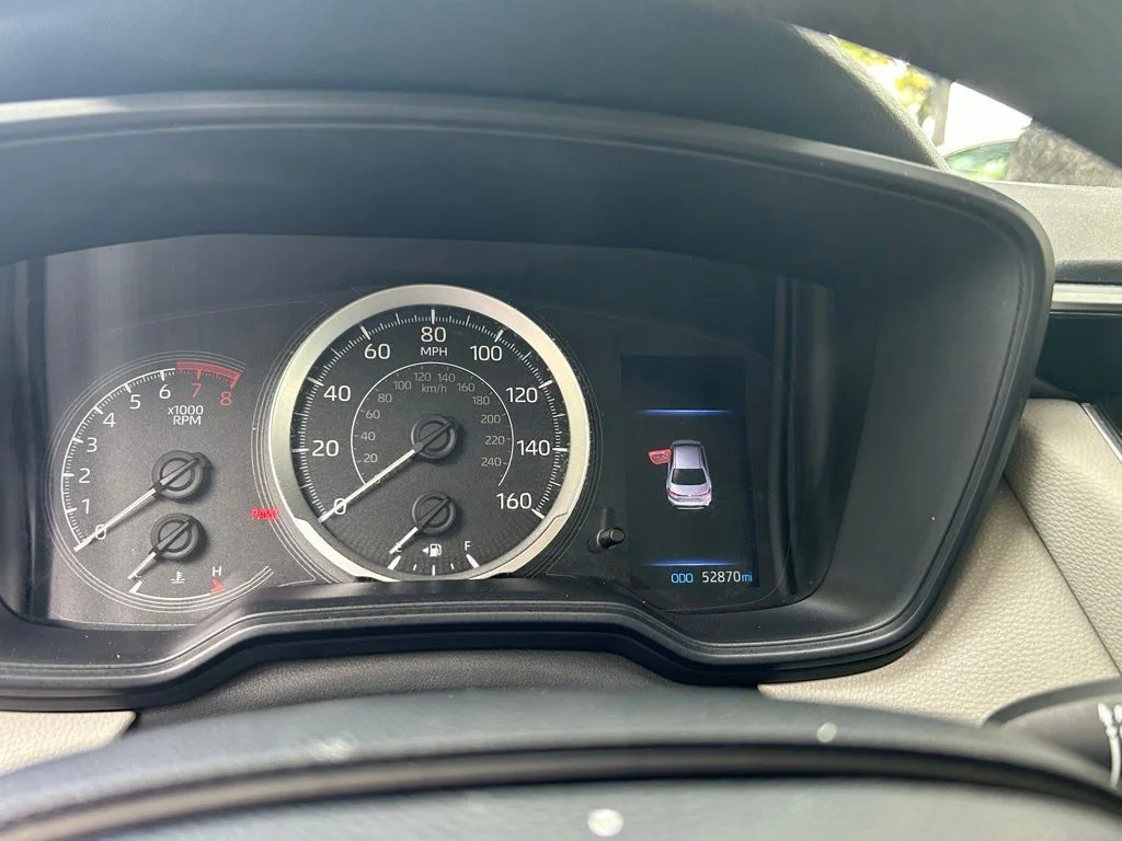 Certified Used 2022 Silver Toyota LE image 19