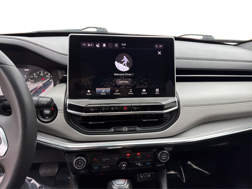 Used 2023 Redline Pearlcoat Jeep Limited image 14