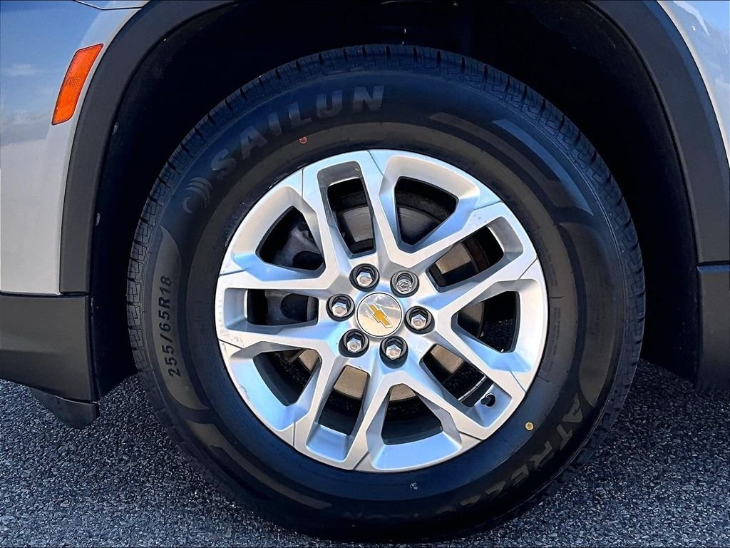 Used 2023 Gray Chevrolet LS image 7