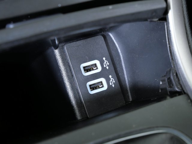 Used 2016 Gray Ford SEL image 26