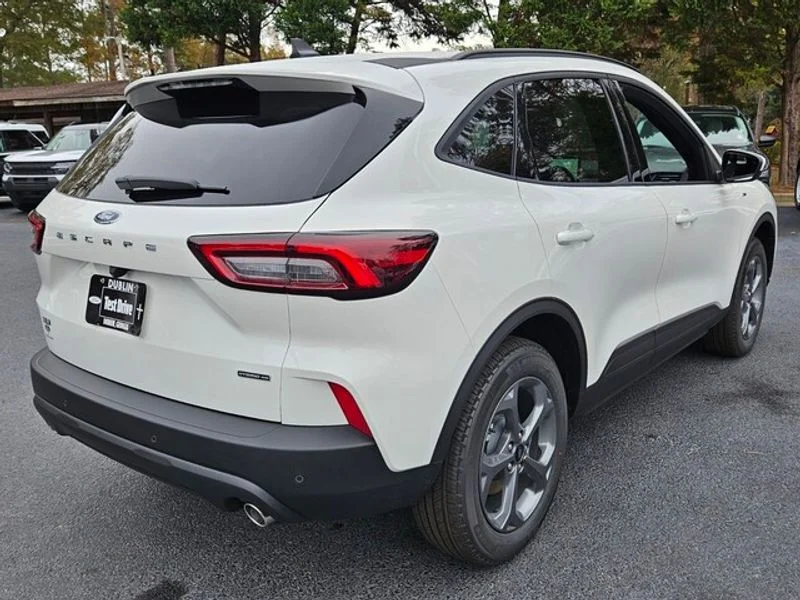 New 2026 star white metallic tri-coat Ford ST-Line Select image 13