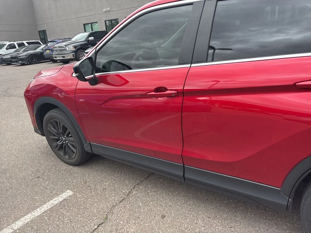 Used 2023 Red Mitsubishi SE image 18