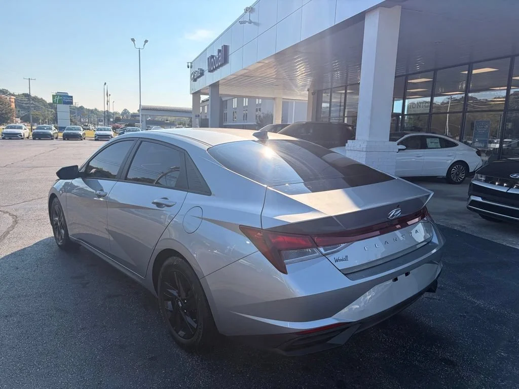 Used 2021 Shimmering Silver Pe Hyundai SEL image 9