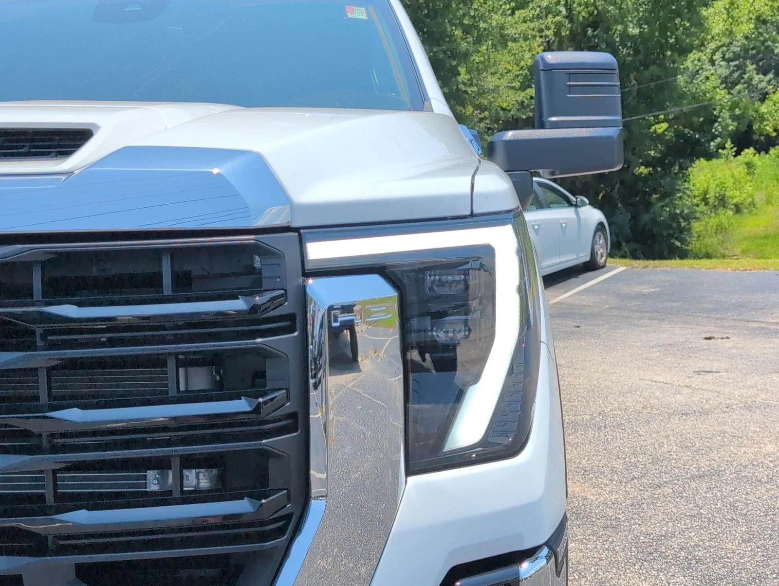 New 2026 Summit White GMC Pro image 12