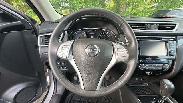 Used 2016 Silver Nissan SL image 13
