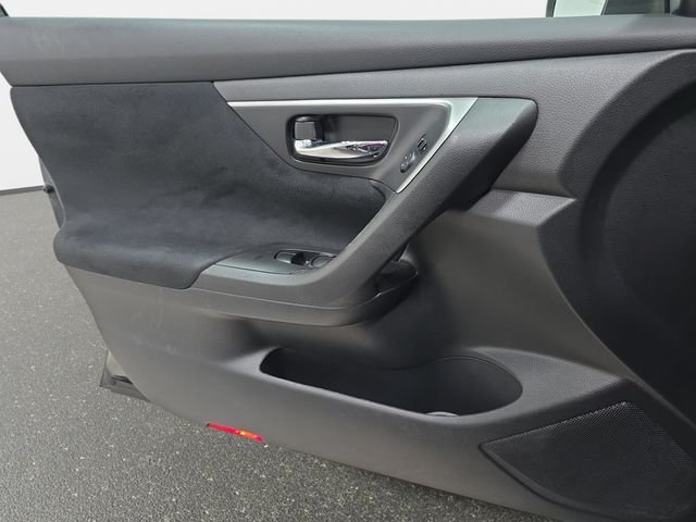 Used 2015 Blue Nissan 2.5 S image 25