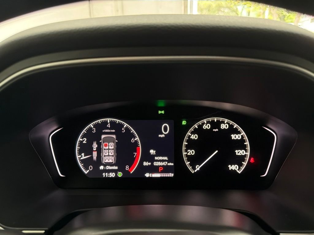 Used 2024 Silver Honda EX-L image 34
