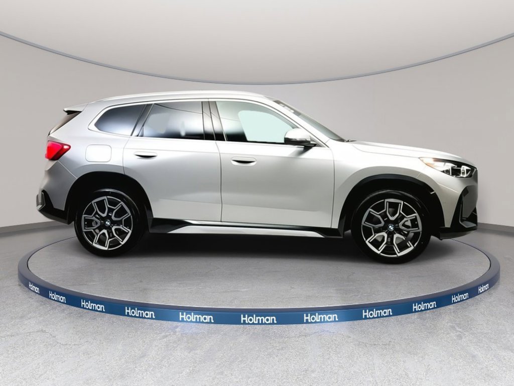 Used 2026 Space Silver Metallic BMW xDrive28i image 6