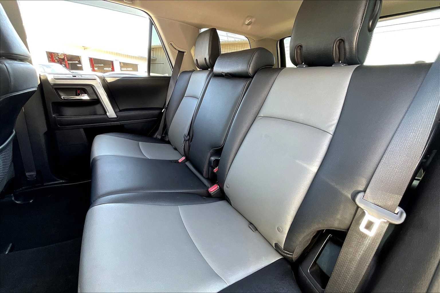 Used 2020 Super White Toyota SR5 image 19