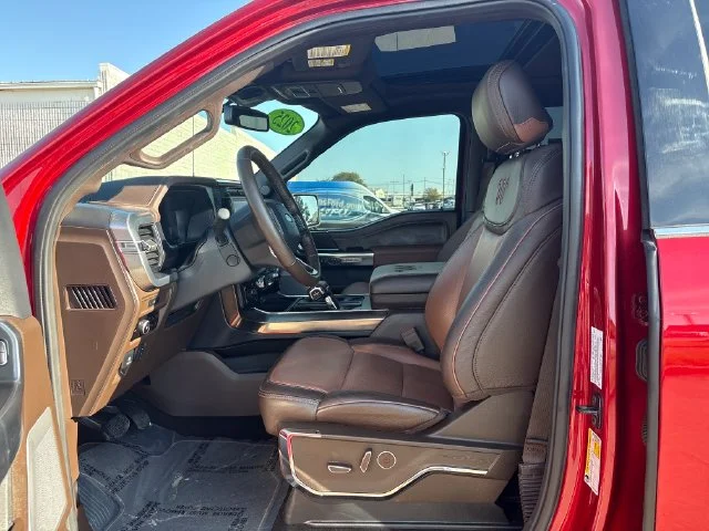 Used 2025  Ford King Ranch image 10