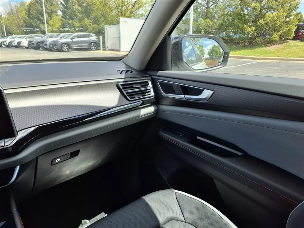 New 2026 opal white pearl Volkswagen Peak Edition image 25
