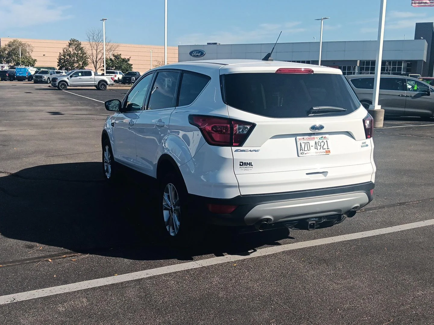 Used 2019 Oxford White Ford SE image 7