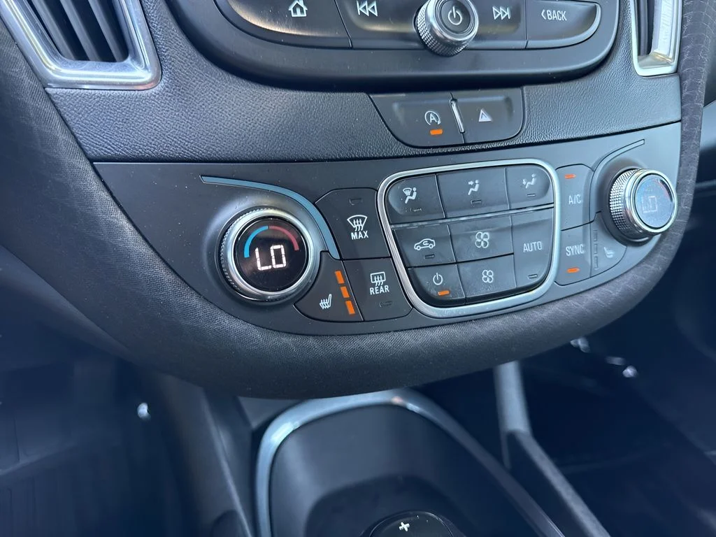Used 2020 White Chevrolet LT image 22