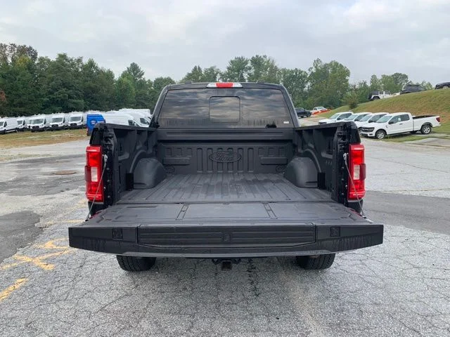 Used 2021 Agate Black Metallic Ford XLT image 8
