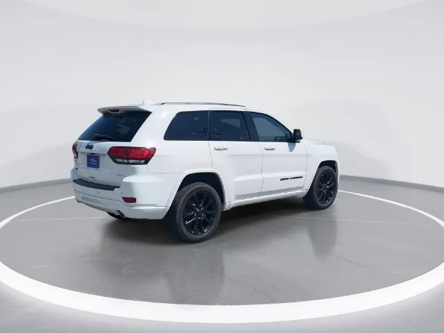 Used 2020 White Jeep Altitude image 7