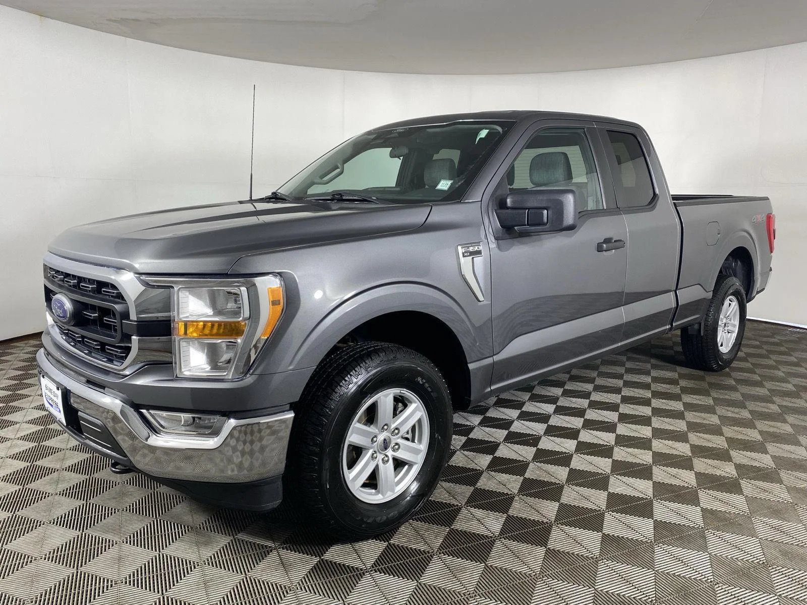 Used 2022 Carbonized Gray Ford XLT image 3