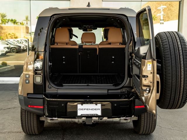 New 2026 Gondwana Stone Metallic Land Rover S image 29