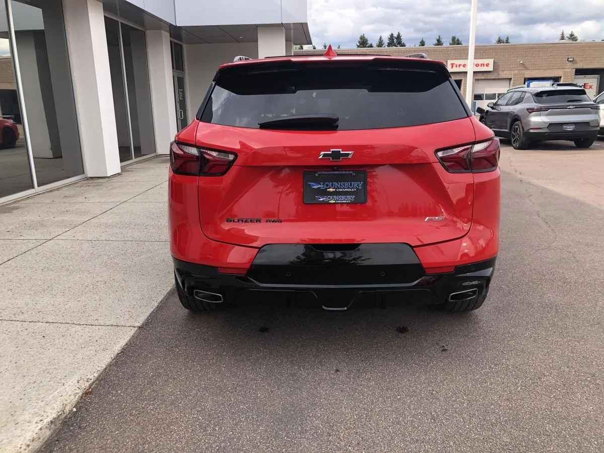 Used 2021 Red Chevrolet AWD 4dr RS image 7