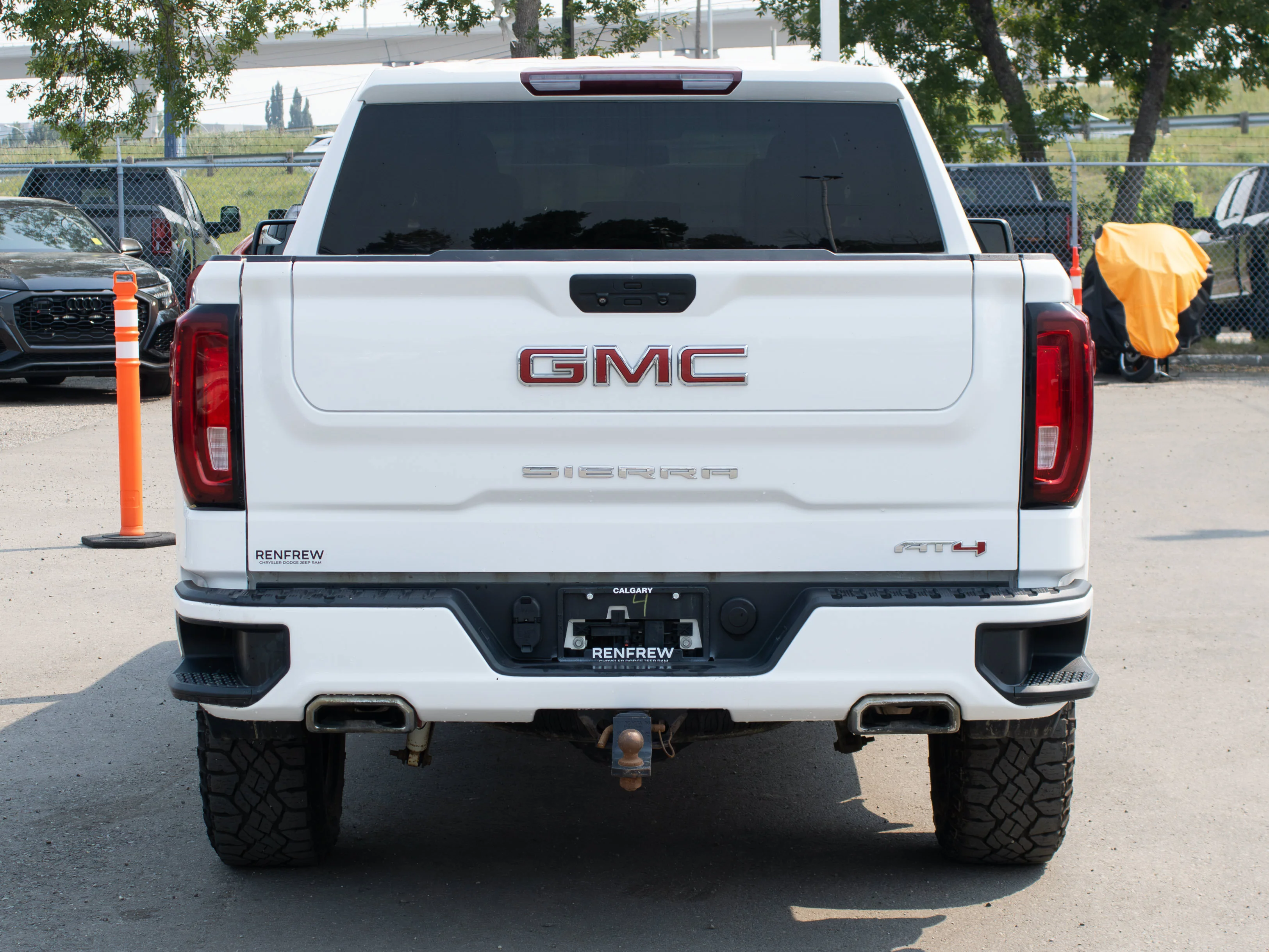 Certified Used 2021 White GMC AT4 * V8 | MultiPro Tailgate | Apple CarPlay | Bedliner | Heated/Vented Seats | Remote Start | 3M image 16