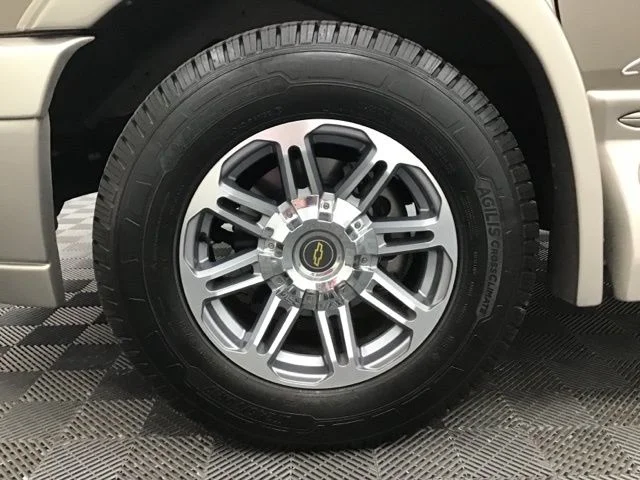 Used 2023 Bronze Chevrolet Explorer Limited SE image 15
