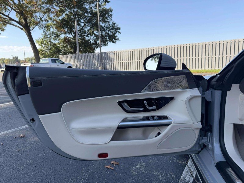 Certified Used 2024  Mercedes-Benz AMG® SL 43 image 14