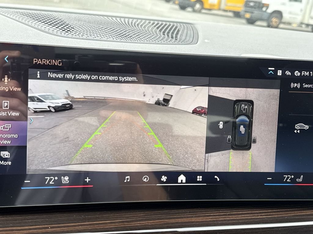 New 2026 Green Metallic BMW xDrive40i image 17