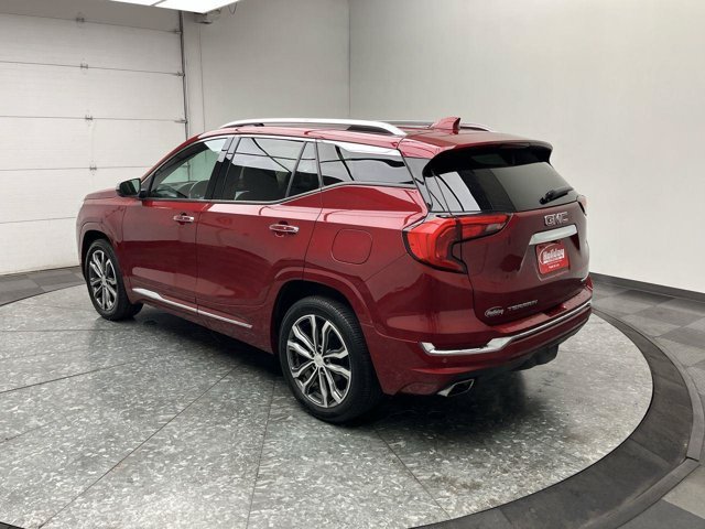 Used 2019 Red Quartz Tintcoat GMC Denali image 2