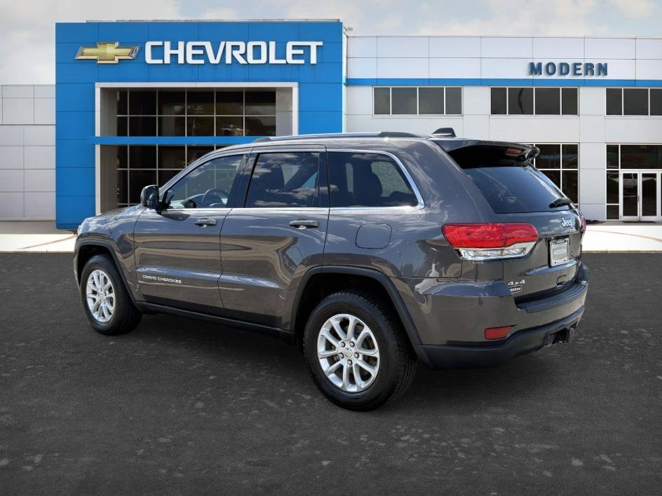 Used 2015 Granite Crystal Metallic Clearcoat Jeep Laredo image 3