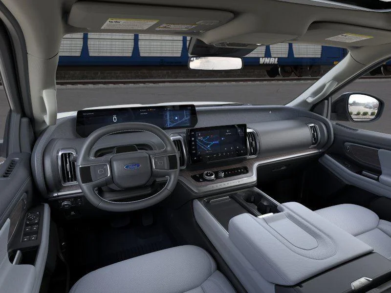New 2026 Star White Metallic Tri-Coat Ford Platinum® image 9