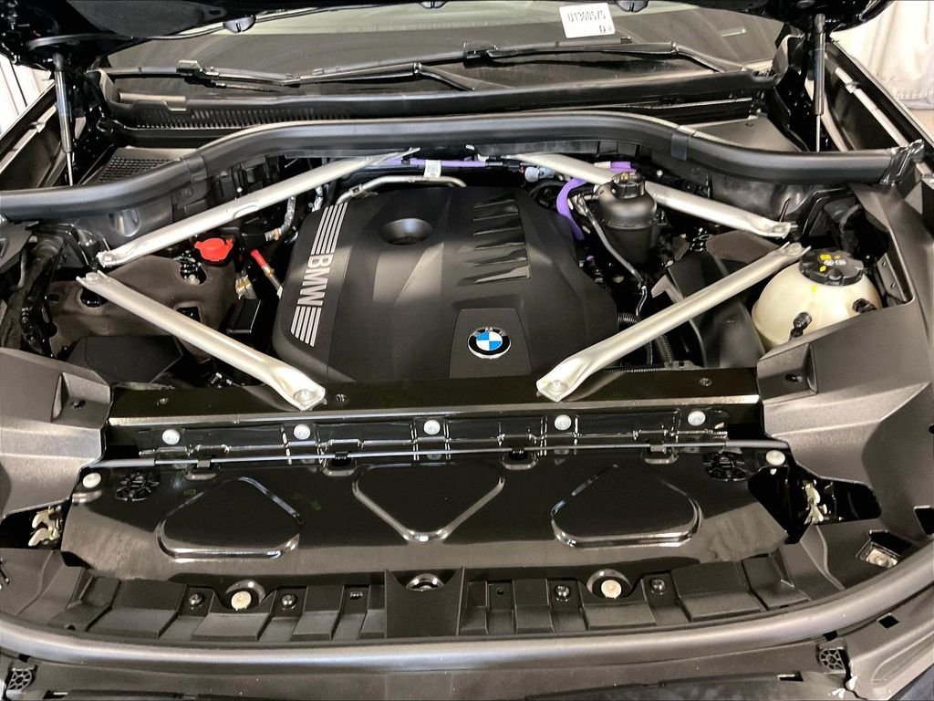 Used 2023 Black BMW xDrive40i image 36