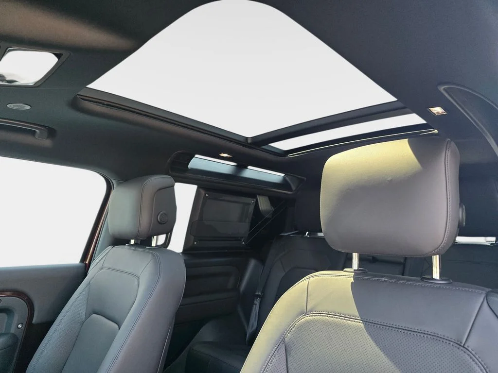 New 2026 Sedona Red LAND ROVER X-Dynamic SE image 31