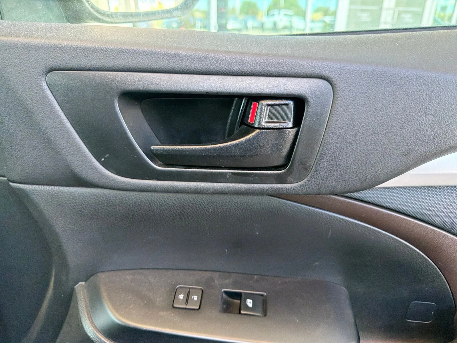Used 2016 Black Toyota LE image 21