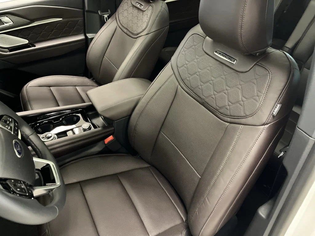 New 2026 Star White Metallic Tri-Coat Ford Platinum™ image 13