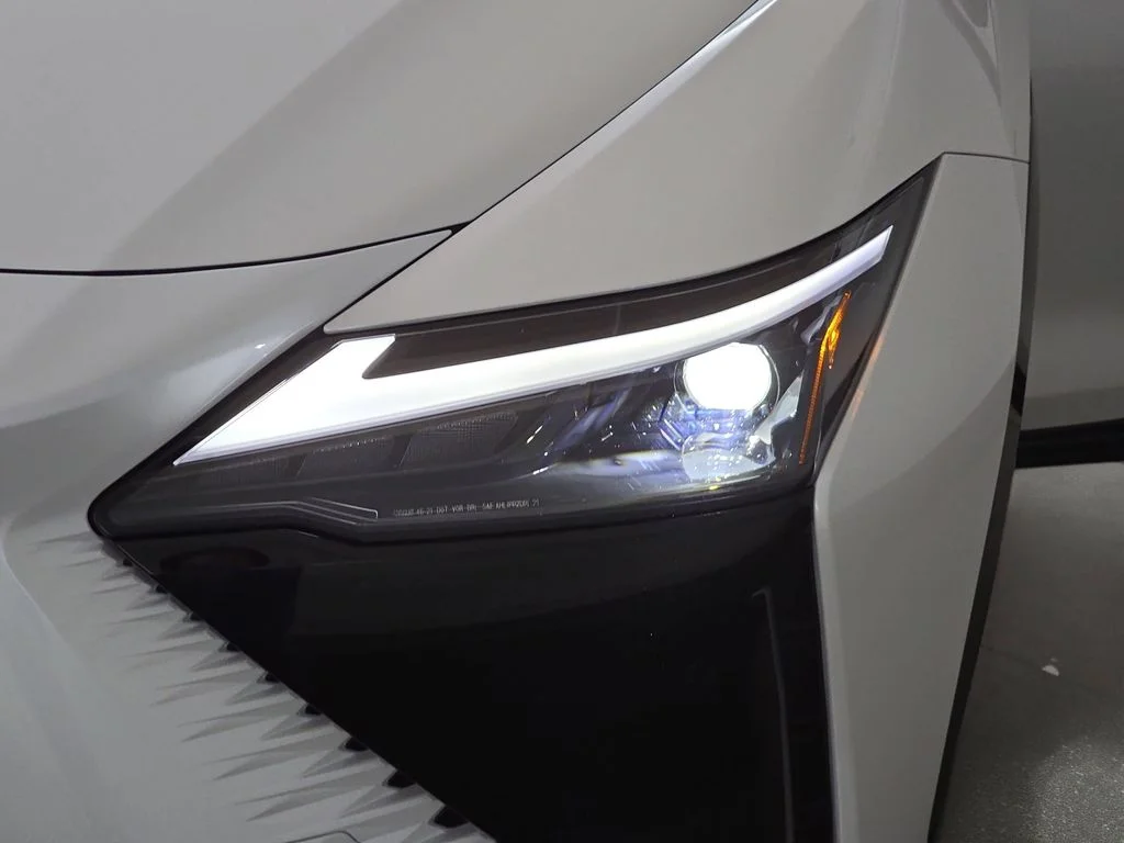 New 2026 White Lexus 350e image 28