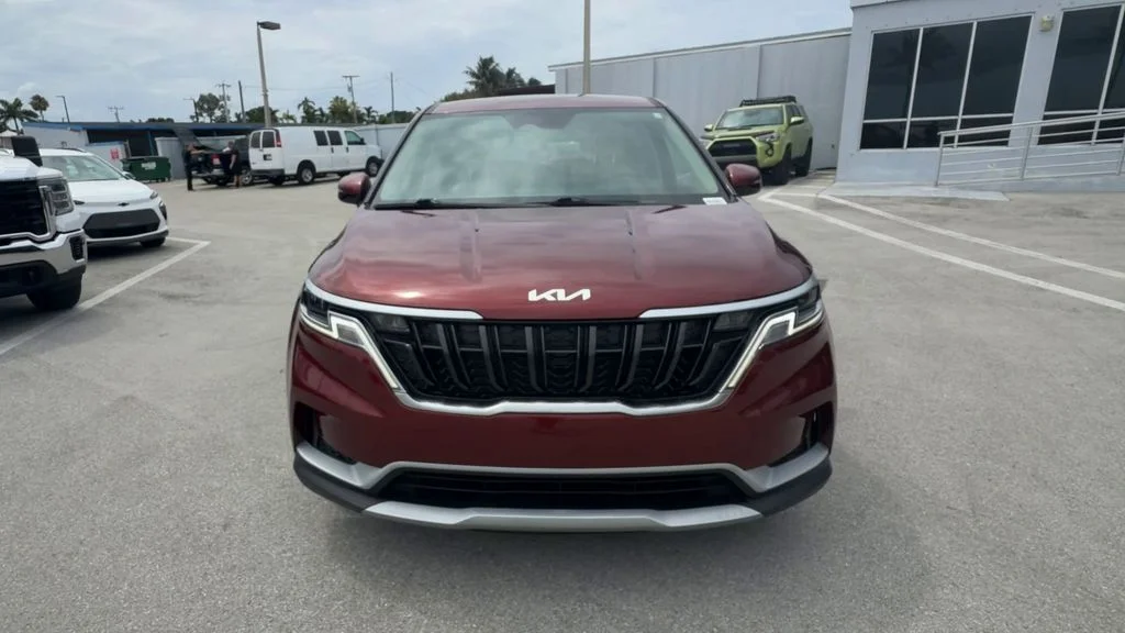 Used 2024 Red Kia LX image 3