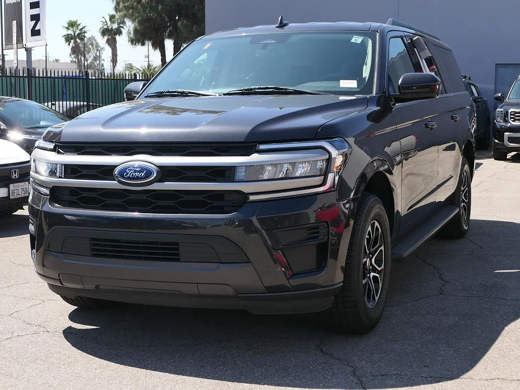 Used 2024 Dark Matter Gray Ford XLT image 6