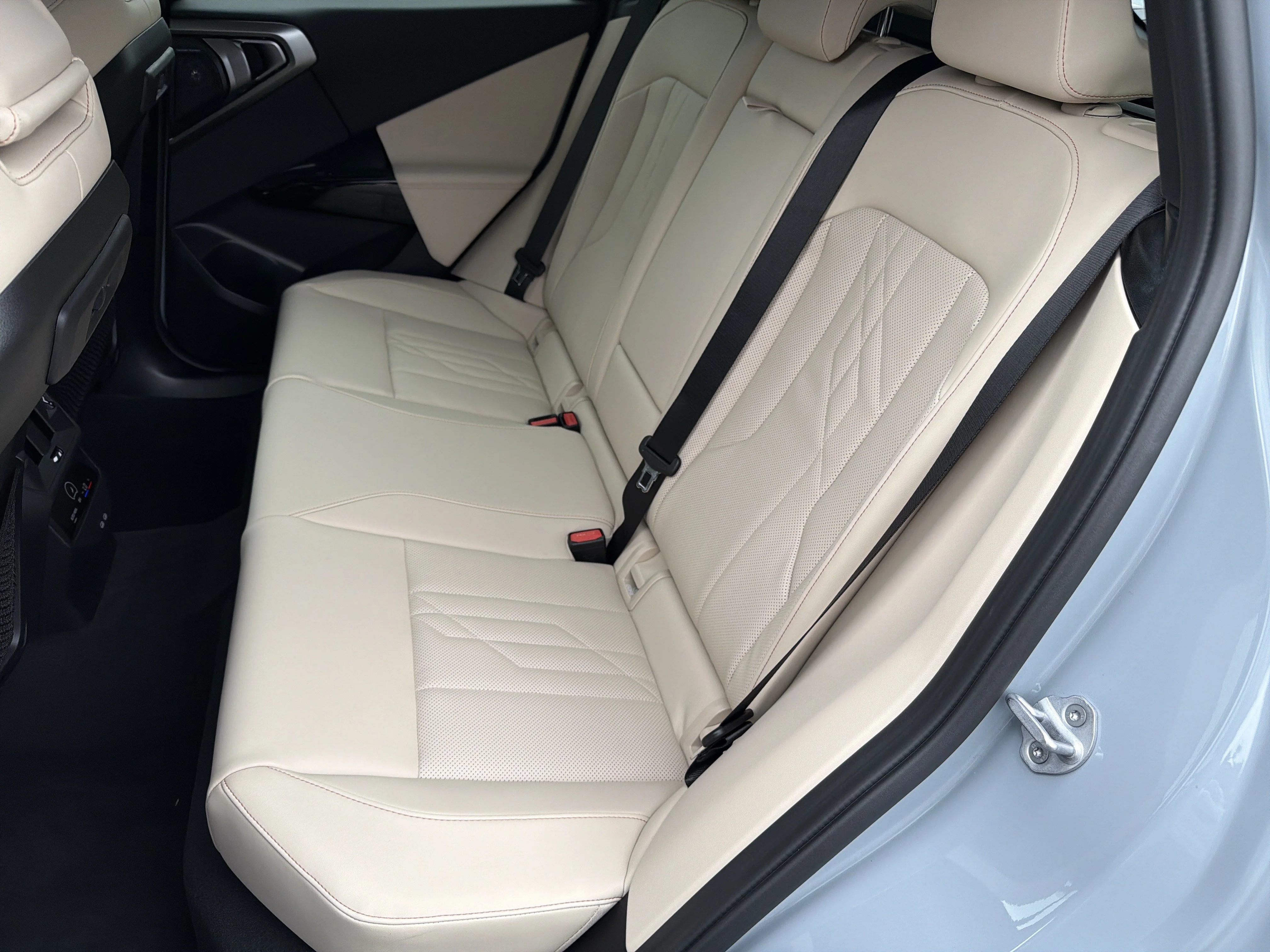 New 2026 Brooklyn Grey Metallic BMW 30 xDrive image 16