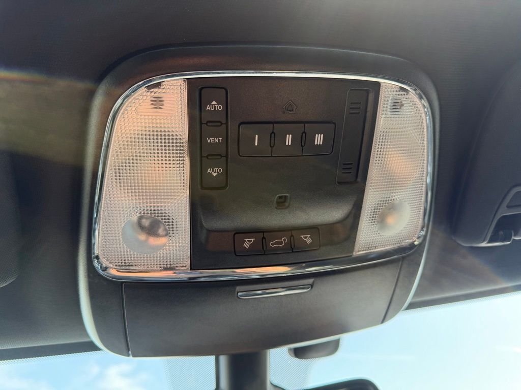 Used 2020 Red Jeep Altitude image 22